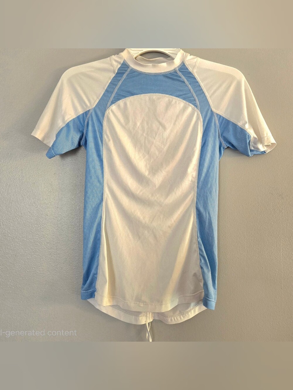 Lululemon 360 Rashguard White Wee Stripe Porcelaine Swim Top Short Sleeve Size 2